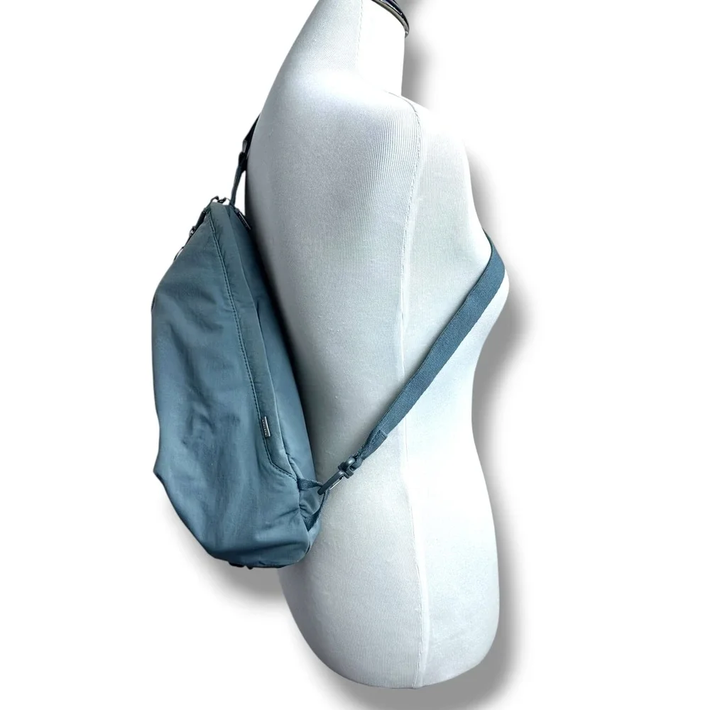 Athleta Kinetic Sling Bag Womens OS Slate Blue Green Crossbody Zip